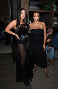 ashley-graham-at-perfect-x-valentino-lfw-party-09-18-2023-8.jpg