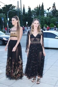 bianca-brandolini-and-eugenie-niarchos-at-christian-dior-fashion-show-in-athens-06-17-2021-2.jpg