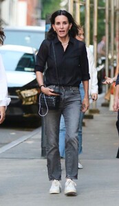 courteney-cox-out-and-about-in-new-york-08-30-2023-1.jpg