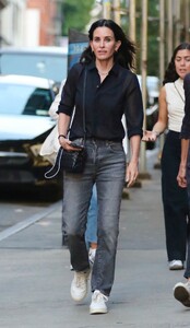 courteney-cox-out-and-about-in-new-york-08-30-2023-5.jpg