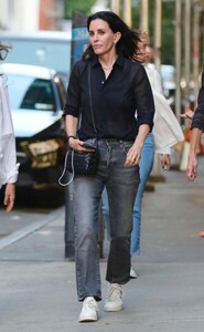 courteney-cox-out-and-about-in-new-york-08-30-2023-6.jpg