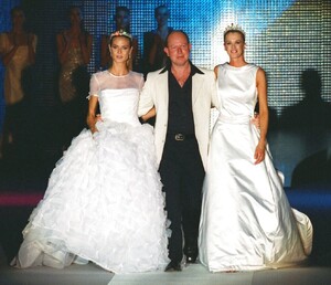 escada-ss-1999.thumb.jpg.eede3843111f0122b190fdbad2008184.jpg