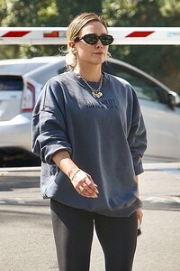 hilary-duff-out-shopping-at-erewhon-market-in-los-angeles-09-11-2023-0.jpg