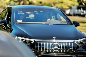 jennifer-garner-and-ben-affleck-drives-after-meeting-in-santa-monica-09-26-2023-2.jpg