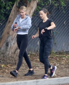 jennifer-garner-out-running-with-a-friend-in-los-angeles-09-02-2023-6.jpg