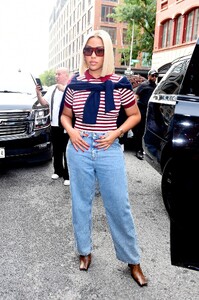 jordyn-woods-arrives-at-tommy-hilfiger-dinner-at-new-york-fashion-week-09-10-2023-2.jpg