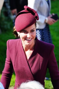 kate-middleton-and-prince-william-at-st-davids-cathedral-to-commemorate-life-of-her-late-majesty-queen-elizabeth-ii-in-st-davids-09-08-2023-2.jpg