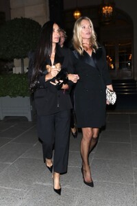 kate-moss-and-demi-moore-heading-to-a-party-in-paris-09-26-2023-6.jpg