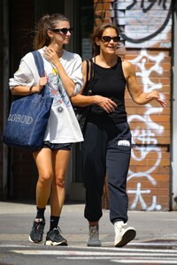 katie-holmes-out-with-a-friend-in-new-york-08-14-2023-2.jpg