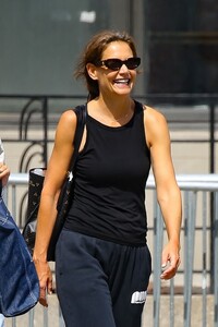 katie-holmes-out-with-a-friend-in-new-york-08-14-2023-4.jpg