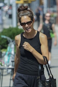 katie-holmes-out-with-a-friend-in-new-york-08-14-2023-7.jpg