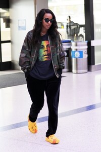 kelly-rowland-at-lax-airport-in-los-angeles-09-22-2023-4.jpg