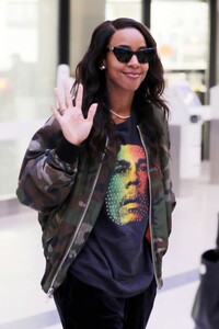 kelly-rowland-at-lax-airport-in-los-angeles-09-22-2023-6.jpg