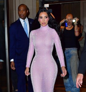 kim-kardashian-arrives-at-an-nyfw-event-in-new-york-09-12-2023-1.thumb.jpg.85eb8e287b8da81bf364cfcec08efabc.jpg