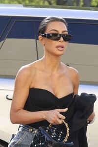 kim-kardashian-arrives-at-her-son-basketball-game-in-los-angeles-09-15-2023-3.jpg