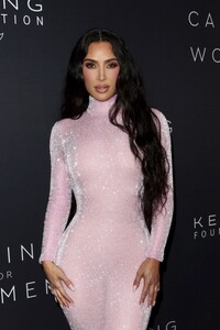 kim-kardashian-at-kering-hosts-2nd-annual-caring-for-women-in-new-york-09-12-2023-3.jpg