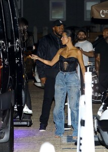 kim-kardashian-at-nobu-restaurant-in-malibu-09-15-2023-1.thumb.jpg.79e8cbeffa3d051e85ee3f0412bc0a97.jpg