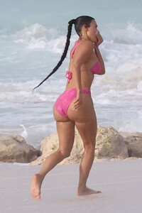 kim-kardashian-in-bikini-at-a-beach-in-turks-and-caicos-09-08-2023-0.jpg