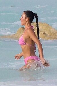 kim-kardashian-in-bikini-at-a-beach-in-turks-and-caicos-09-08-2023-5.jpg