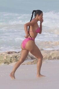 kim-kardashian-in-bikini-at-a-beach-in-turks-and-caicos-09-08-2023-8.jpg