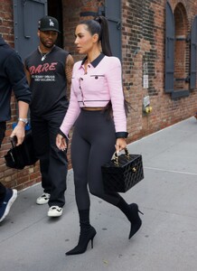 kim-kardashian-out-and-about-in-new-york-09-27-2023-3.jpg