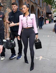 kim-kardashian-out-and-about-in-new-york-09-27-2023-6.jpg