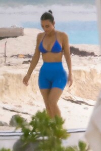 kim-kardashian-paddle-boarding-in-turks-09-02-2023-0.jpg