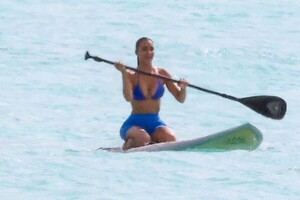 kim-kardashian-paddle-boarding-in-turks-09-02-2023-5.jpg