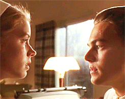 kissingscenegifset01.gif.11330a131c0bdef6551239d779603841.gif