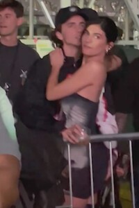 kylie-jenner-and-timothee-chalamet-at-beyonce-s-birthday-concert-at-sofi-stadium-09-05-2023-2.jpg