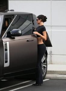 kylie-jenner-out-for-a-business-meeting-in-studio-city-09-13-2023-0.jpg