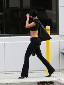 kylie-jenner-out-for-a-business-meeting-in-studio-city-09-13-2023-2.jpg