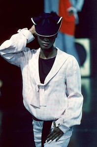 margarethlahoussaye-duvignybf9818--.thumb.jpg.a70c45382035817e6db6d9ddc05025dc.jpg