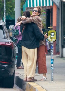 minka-kelly-and-khatira-rafiqzada-out-for-lunch-with-friends-at-all-time-09-15-2023-5.jpg