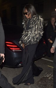 naomi-campbell-leaves-valentino-london-fashion-week-afterparty-09-19-2023-2.jpg
