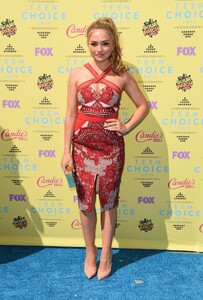 natalie-alyn-lind-2015-teen-choice-awards-in-los-angeles_2.thumb.jpg.f86a793a0290df71187f10fe8fc1609c.jpg