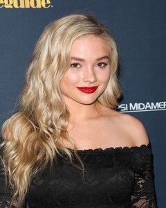 natalie-alyn-lind-at-25th-annual-movieguide-awards-in-universal-city-02-10-2017_4.thumb.jpg.6c67b1495efa410b18638bfc2de51124.jpg