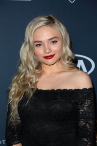 natalie-alyn-lind-at-25th-annual-movieguide-awards-in-universal-city-02-10-2017_7.thumb.jpg.668a386814fcfb87c6ac415c0a79236d.jpg