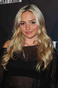 natalie-alyn-lind-at-knott-s-scary-farm-black-carpet-in-buena-park-10-01-2015_4.thumb.jpg.9e6bef0e405ec65fe4e8a85c4722663e.jpg