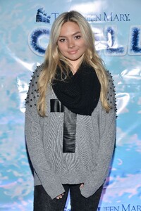 natalie-alyn-lind-at-queen-mary-s-chill-freezes-over-socal-in-long-beach-11-20-2015_2.thumb.jpg.4a903231a769b4c854fec5f6773b760e.jpg