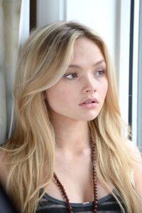 natalie-alyn-lind-photoshoot-in-new-york-city-october-2015_11.thumb.jpg.8fcdbb3bbb5add5b56b8905682fb64f0.jpg