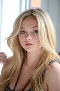 natalie-alyn-lind-photoshoot-in-new-york-city-october-2015_14.thumb.jpg.ec063c9d389651745af602db69a79d44.jpg