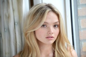 natalie-alyn-lind-photoshoot-in-new-york-city-october-2015_17.thumb.jpg.e11a197388c35539bb084b0191a30bbe.jpg