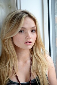 natalie-alyn-lind-photoshoot-in-new-york-city-october-2015_4.thumb.jpg.ad9bcff7c23435f9dd7af74802ccc9aa.jpg