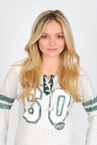 natalie-alyn-lind-photoshoot-in-new-york-november-2015_15.thumb.jpg.352852404459aa9944dc0e0c1035345b.jpg