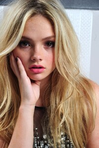 natalie-alyn-lind-photoshoot-november-20th-2015-_13.thumb.jpg.01323e6a9d9ad1252bb29ab77ec1663c.jpg