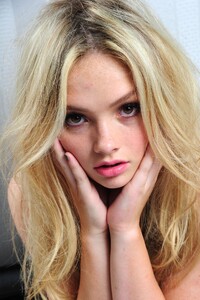 natalie-alyn-lind-photoshoot-november-20th-2015-_16.thumb.jpg.0736a8f813ad129cd28c108a759a6b9d.jpg