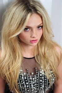 natalie-alyn-lind-photoshoot-november-20th-2015-_6.thumb.jpg.e200c624c6bcab48b10e84f8c4ff4b41.jpg