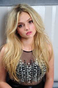 natalie-alyn-lind-photoshoot-november-20th-2015-_7.thumb.jpg.fdd820d7f92b33bddfd93fc3f6c0871c.jpg