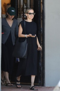 nicole-richie-out-shopping-in-los-angeles-09-08-2023-2.jpg